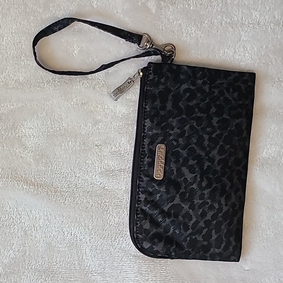 Baggallini Handbags - RFID Baggallini animal print black wristlet wallet